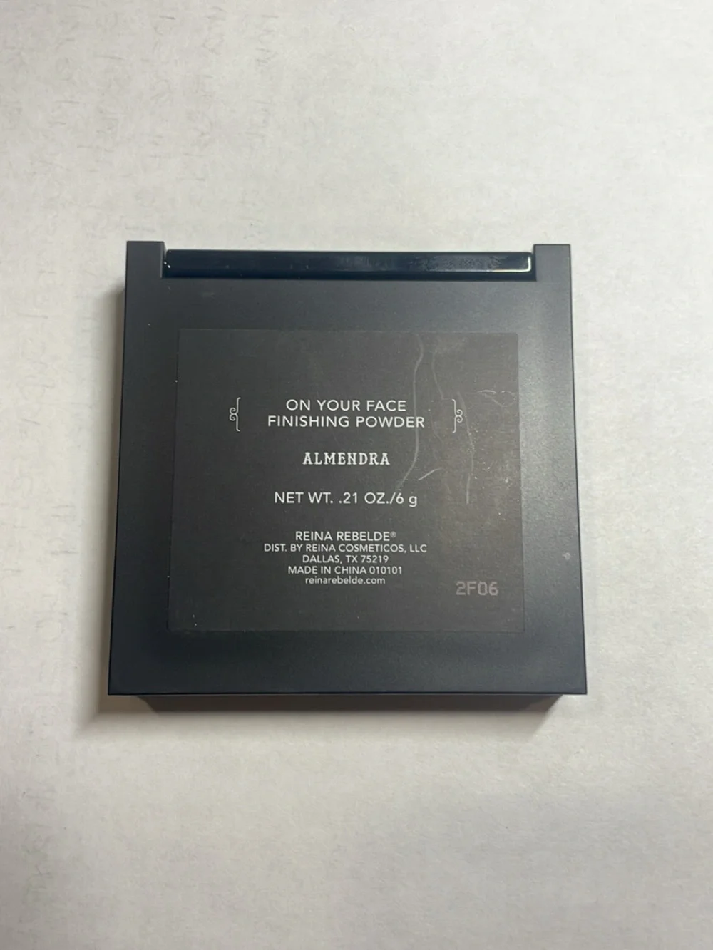 Reina rebelde On Your Face Finishing Powder